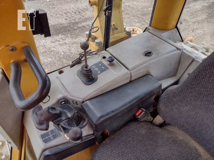 2006-caterpillar-d6n-xl-image-10