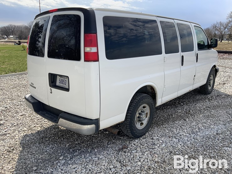 2014-chevrolet-express-g2500-image-5