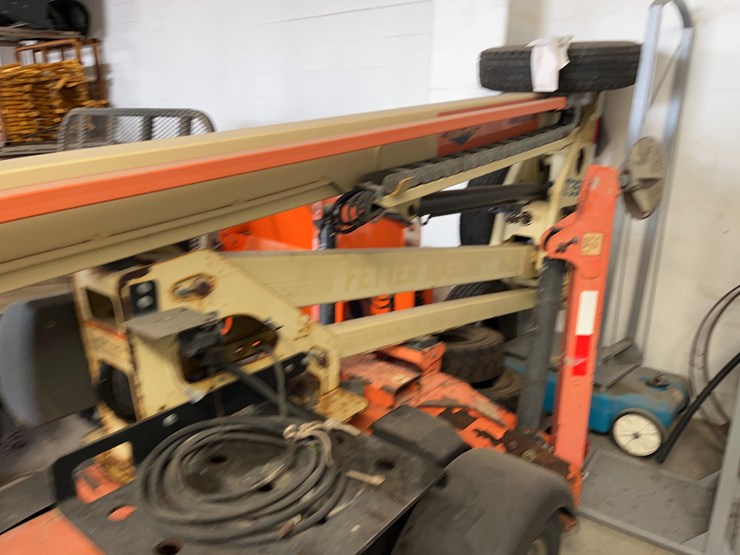 2008-jlg-t350-manlift-image-6