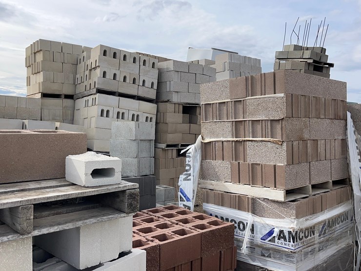 patio-and-building-bricks-image-18
