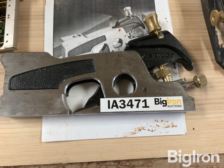 various-hand-tools-image-19