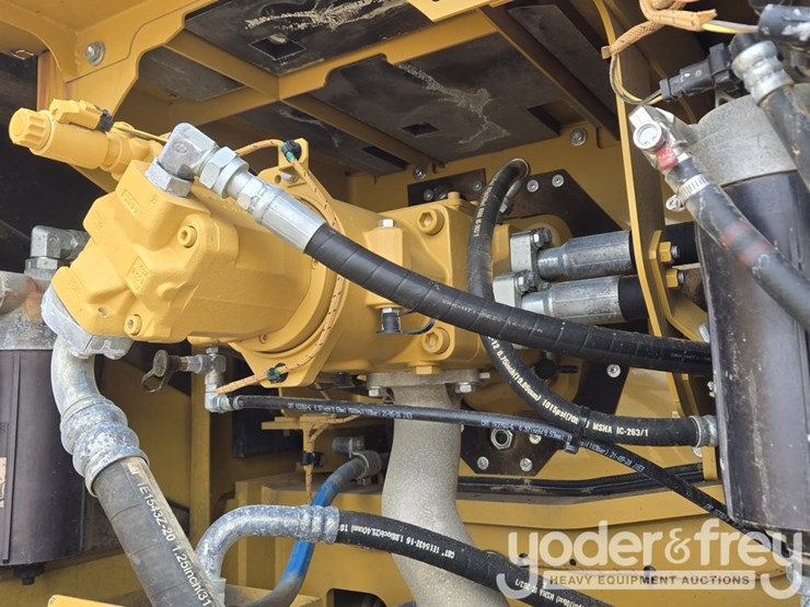 2021-caterpillar-336-image-72