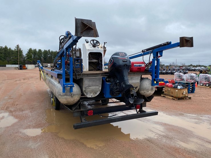 #1575-•-28'6"-pontoon-barge-with-crane-(no-title)-image-10