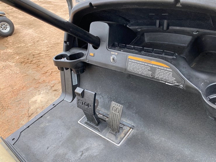 #1585-•-club-car-electric-golf-cart-with-charger-image-21