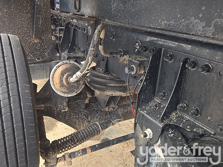 2019-freightliner-108sd-image-29