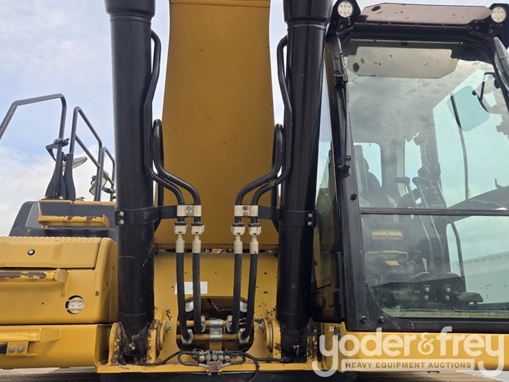2021-caterpillar-336-image-38