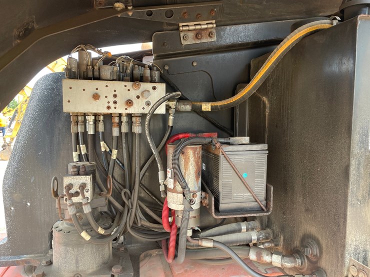 2016-jlg-400s-image-30