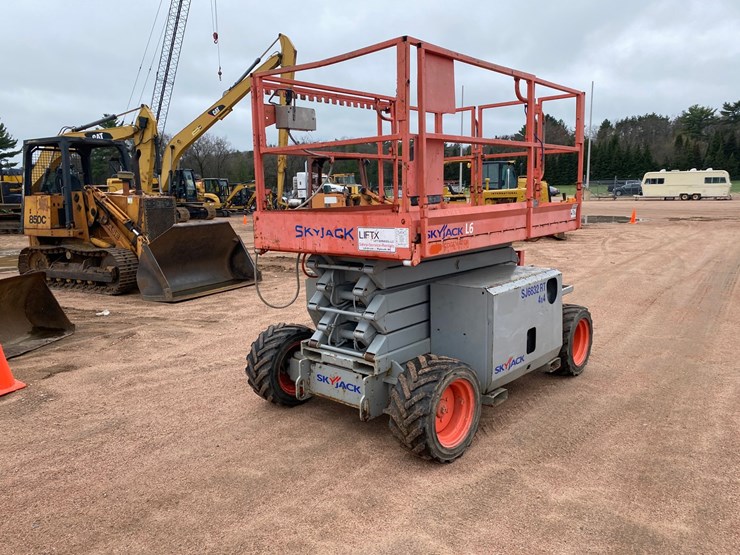 skyjack-sj6832rt-image-8