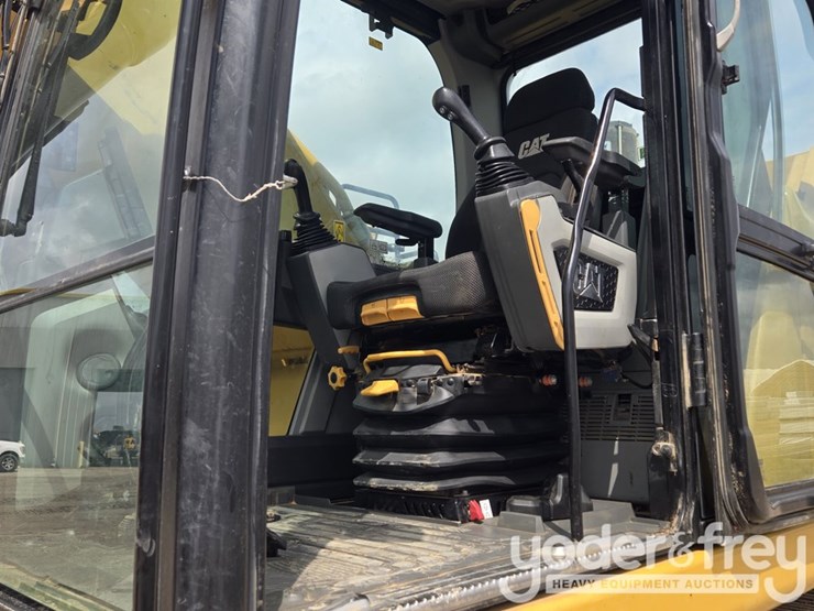 2021-caterpillar-336-image-131