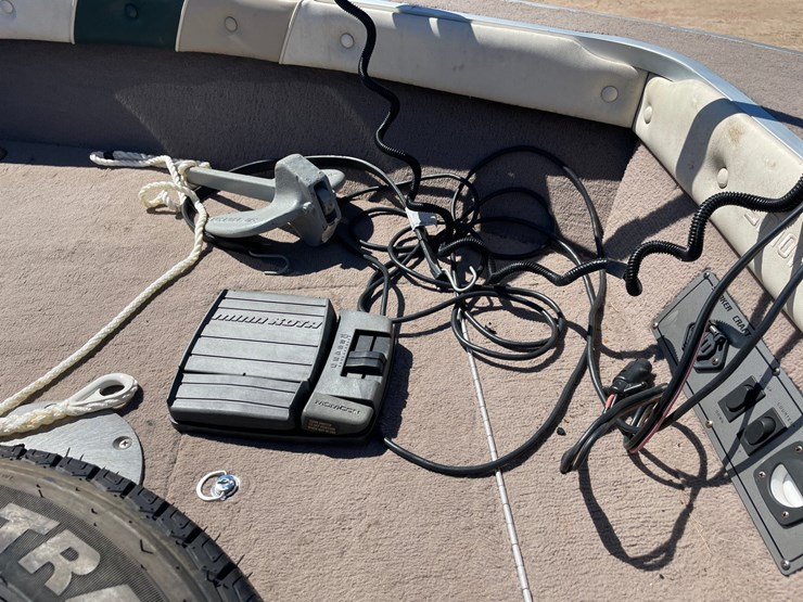 #1570-•-1998-smoker-craft-162-pro-mag-boat-with-trailer-(has-wi-title)-image-14