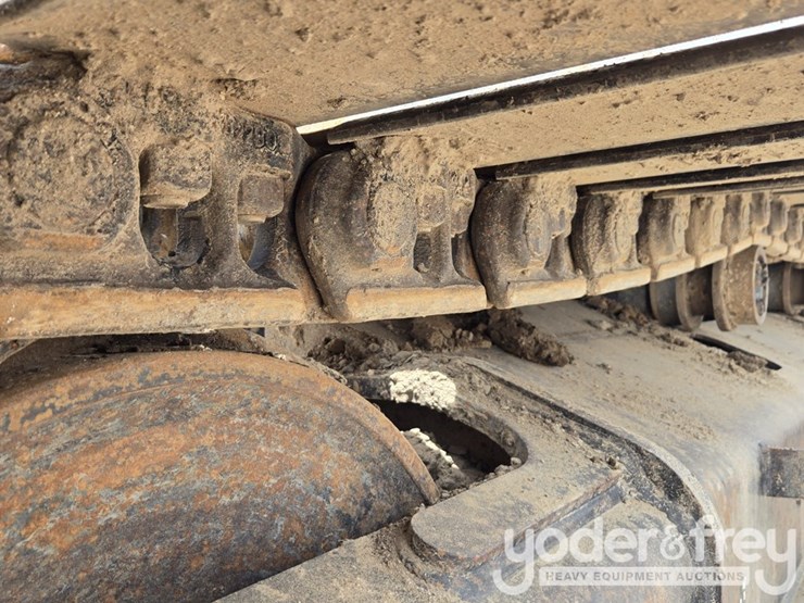 2019-caterpillar-330-image-14