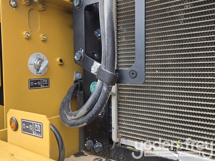 2021-caterpillar-336-image-61