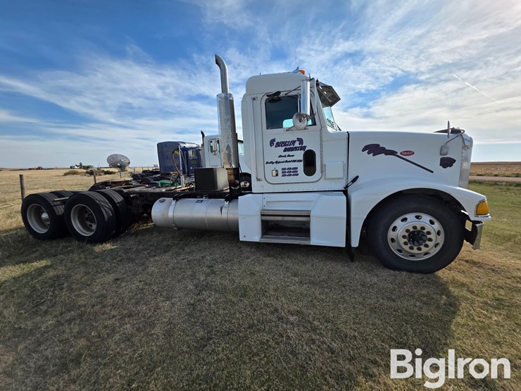 1999-peterbilt-377-image-4