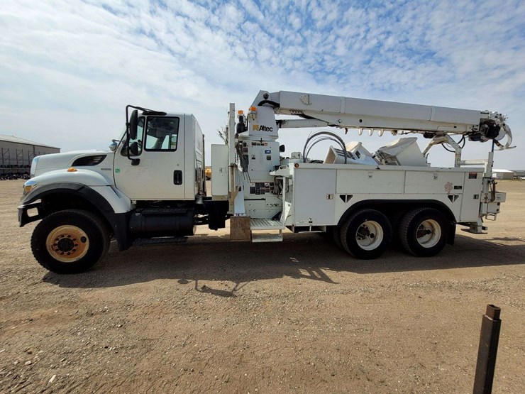 2008-international-harvester-sx525-digger-derrick-truck-image-20