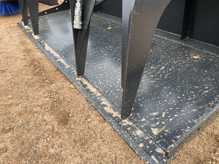 #4128-•-84"-jct-smooth-edge-grapple-bucket-image-9