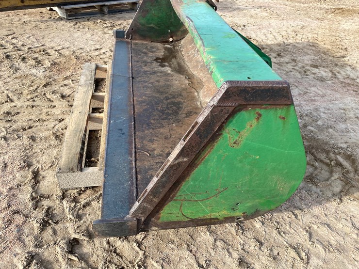 john-deere-72-image-8