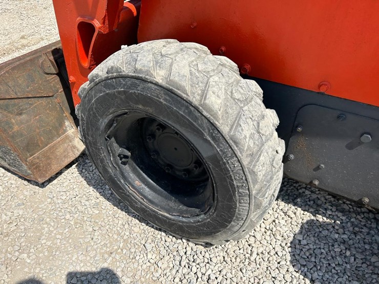 2016-kubota-ssv65-image-17