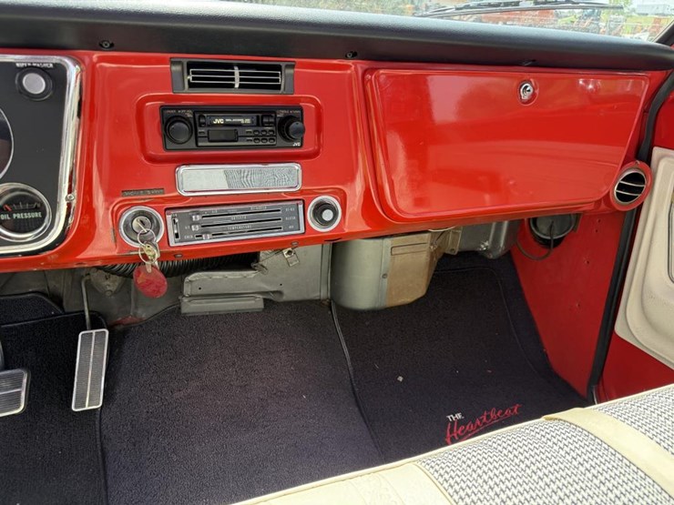 1972-chevrolet-custom-deluxe-image-48
