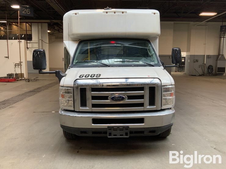 2018-ford-e450-image-2