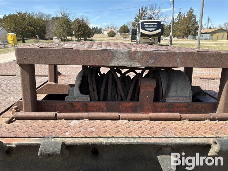 1975-muv-all-lowboy-image-11
