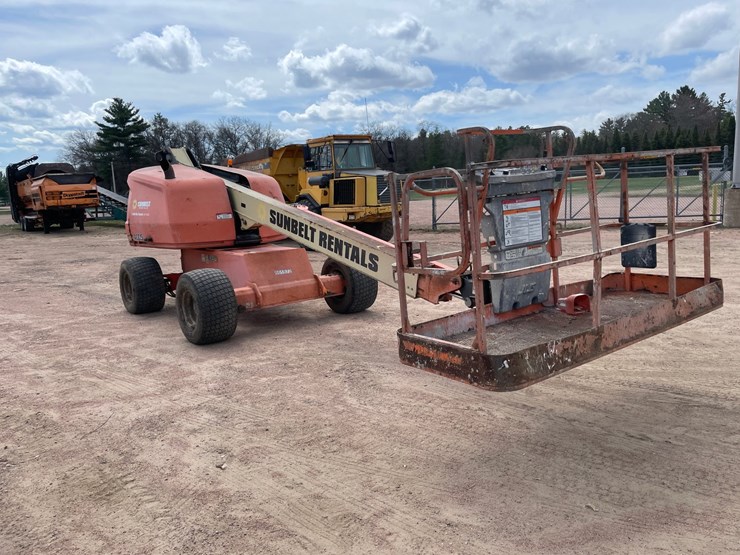 2016-jlg-400s-image-4