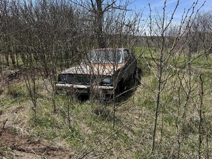 large-lot-of-scrap-machinery/vehicles-image-18