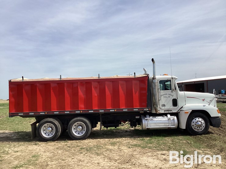 1995-freightliner-fld120-image-4