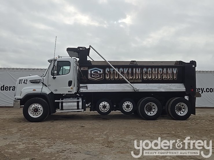 2019-freightliner-108sd-image-2