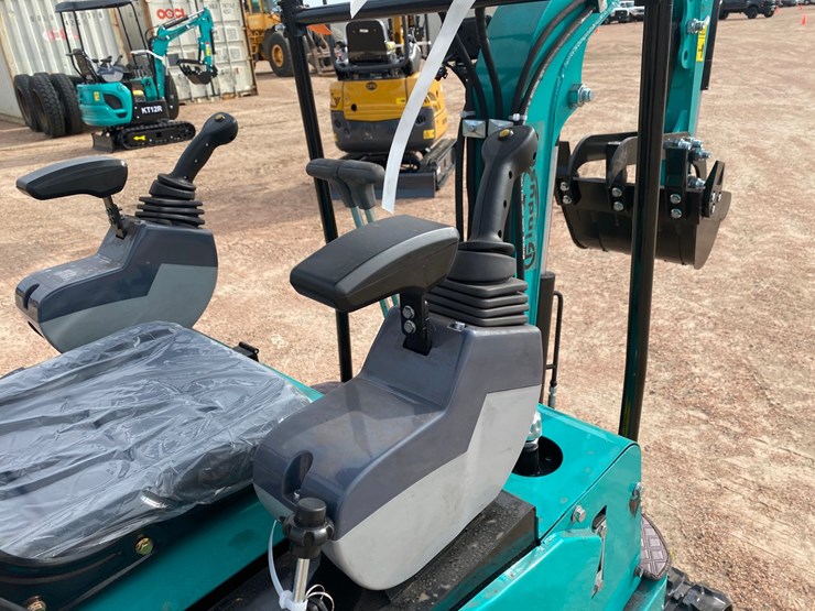 #5500-•-2026-cfg-kv15r-mini-excavator-image-16