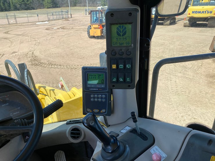 2005-new-holland-lw230b-image-49