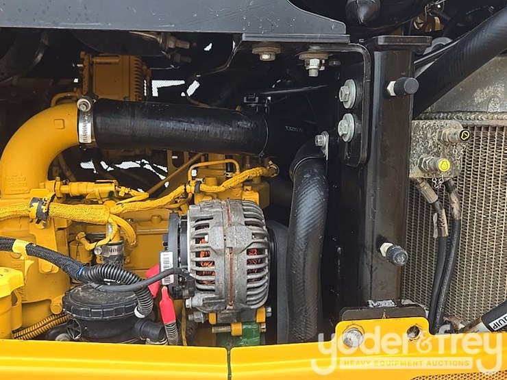 2019-deere-700k-lgp-image-47