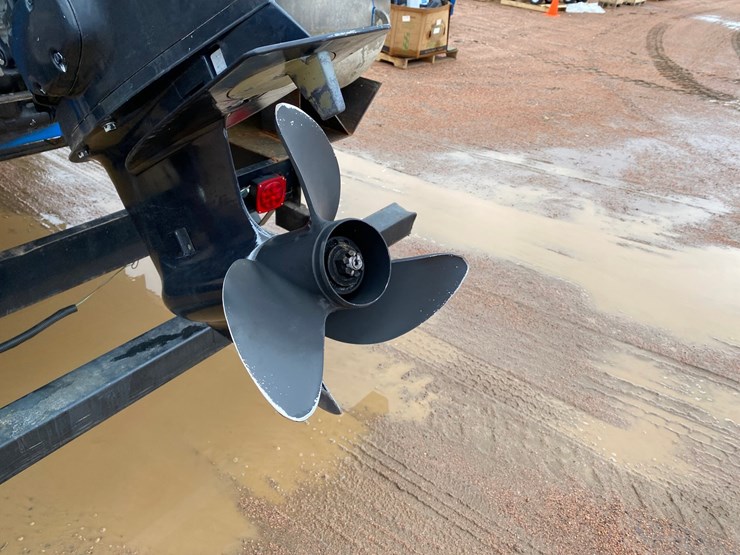 #1575-•-28'6"-pontoon-barge-with-crane-(no-title)-image-41