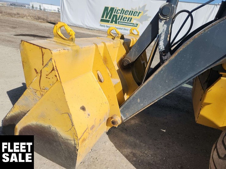 2017-deere-410l-image-48