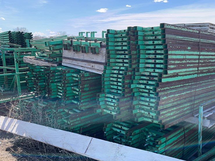 big-green-scaffolding-image-33