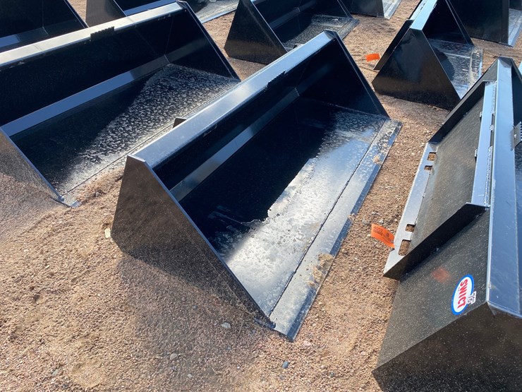 #4053-•-swict-72"-skid-steer-bucket-image-1