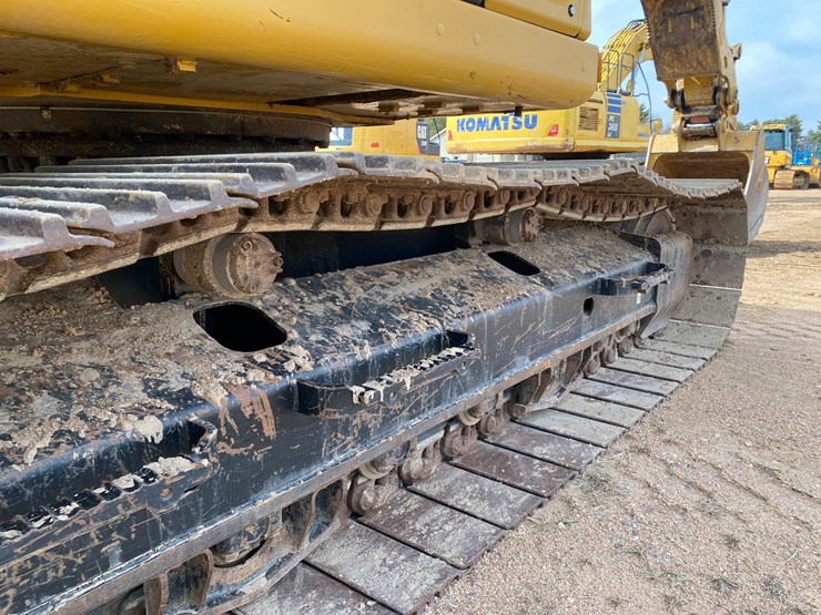 2018-caterpillar-320d-image-35