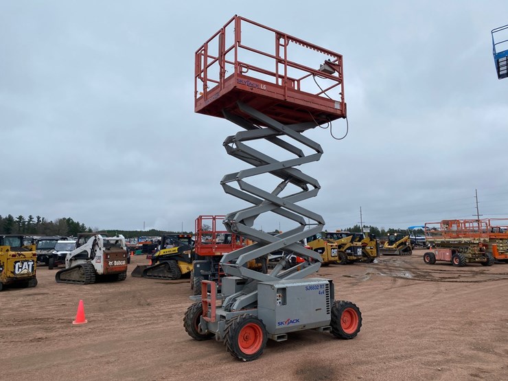 skyjack-sj6832rt-image-14