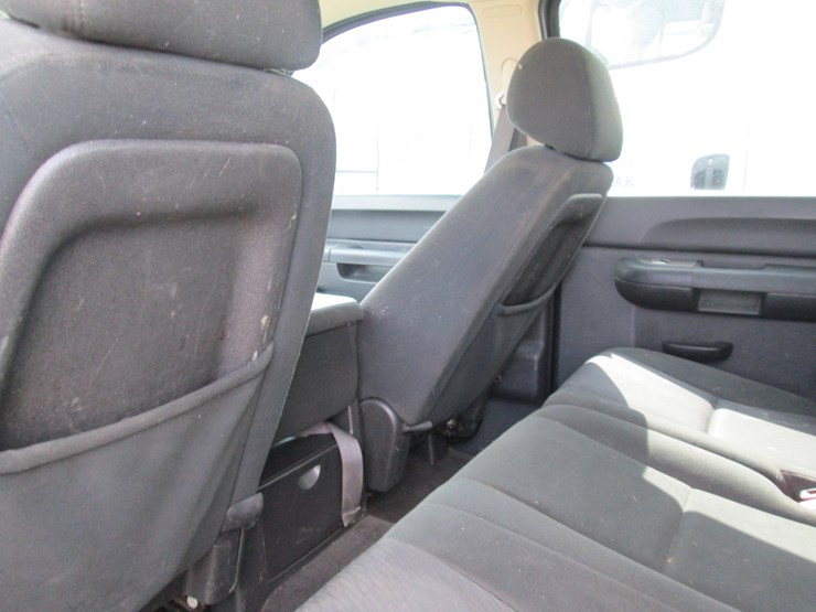 2011-chevrolet-2500hd-image-28