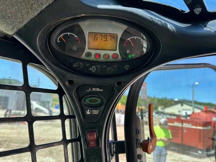 2022-bobcat-s770-image-22