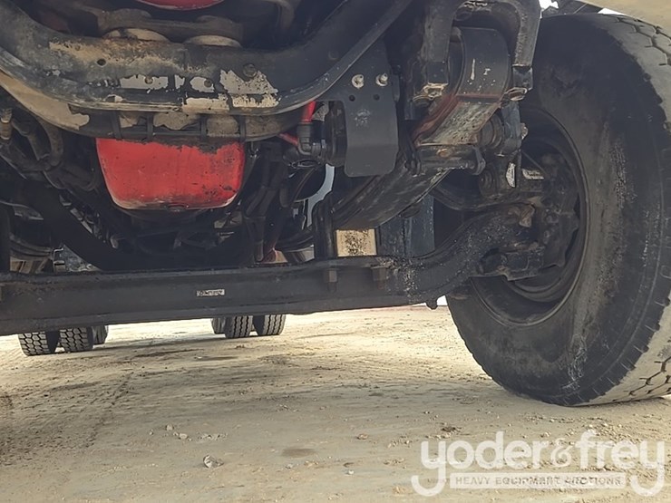 2019-freightliner-108sd-image-25