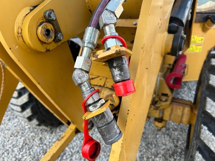 2017-caterpillar-903c2-image-11