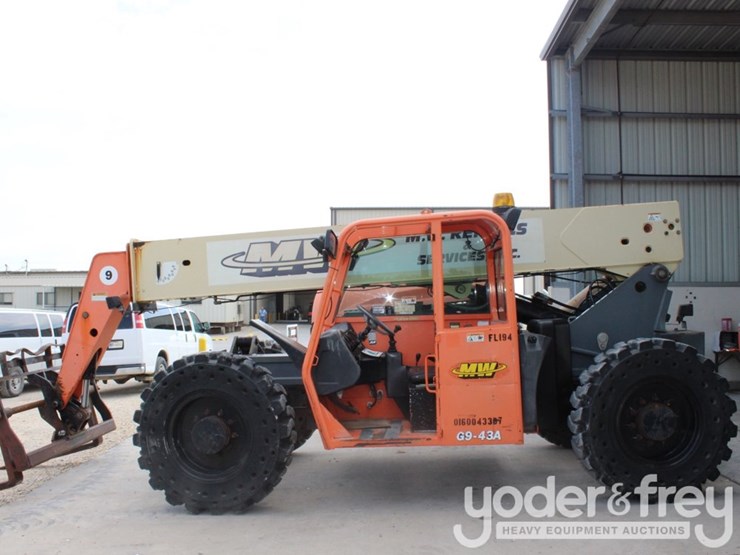 2016-jlg-g9-43a-image-1