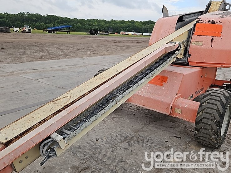 2016-jlg-400s-image-13