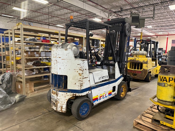 #2001-•-hyster-5500-lb.-forklift-image-7