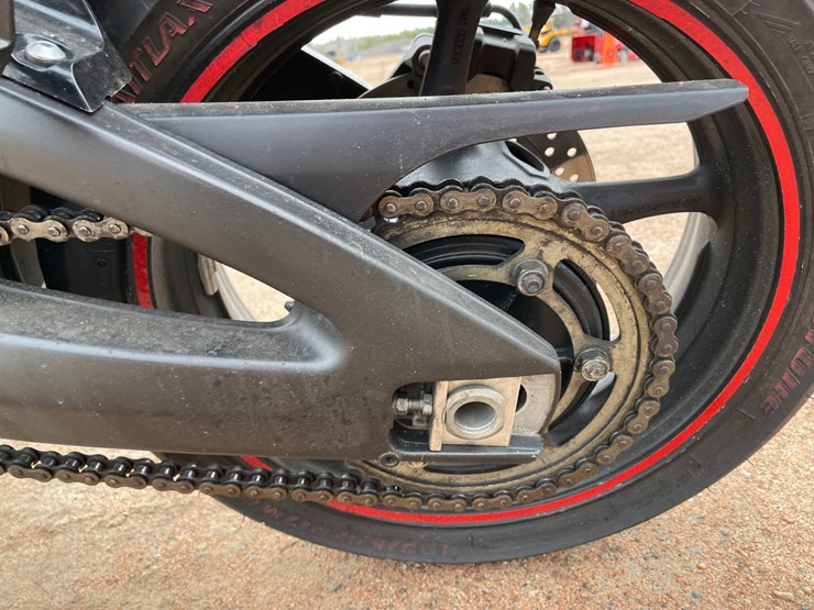 #1634-•-2012-yamaha-fz8-n-motorcycle-(has-wi-title)-image-22