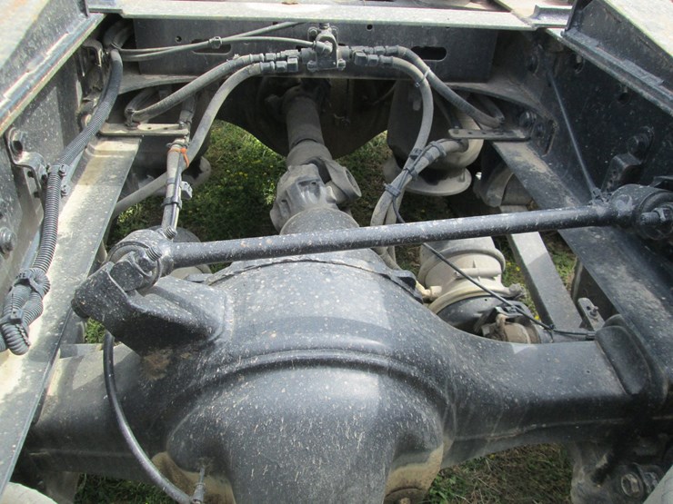 2016-freightliner-cascadia-113-image-10