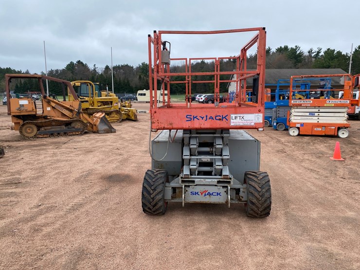 skyjack-sj6832rt-image-10