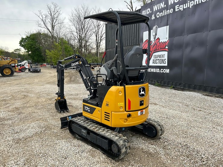 2023-deere-17g-image-2