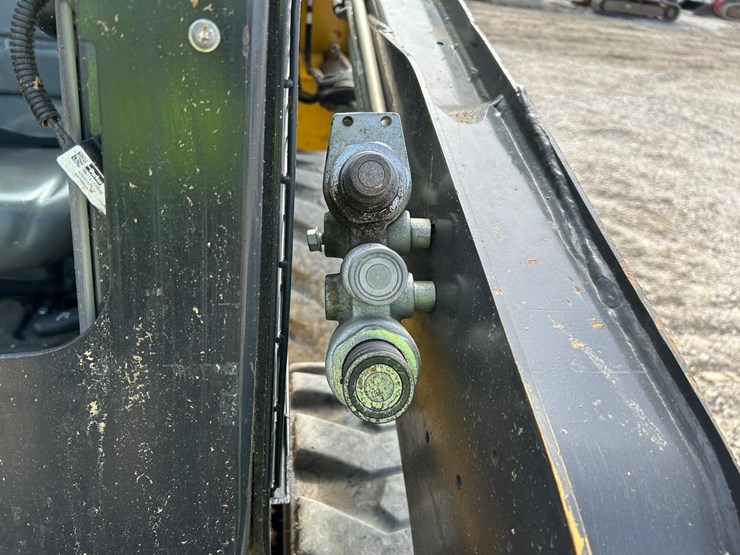 2024-new-holland-l316-image-11