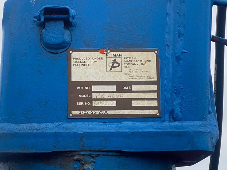 #1575-•-28'6"-pontoon-barge-with-crane-(no-title)-image-24